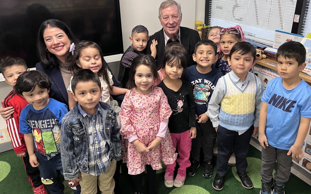 Senator Durbin Visits El Valor Cantu Children & Family Center